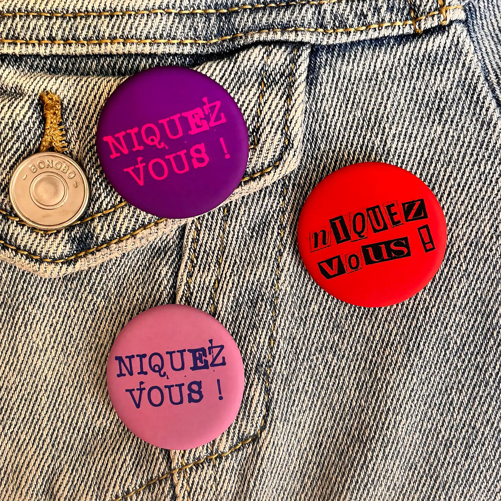 Badge « Niquez-vous »